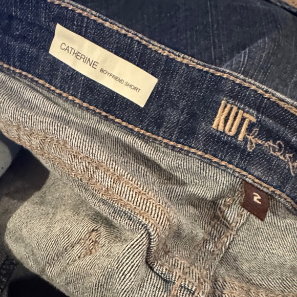 Kut from the Kloth Dark Blue Catherine Boyfriend Short Jeans SZ 2 rolled hem - Picture 2 of 7